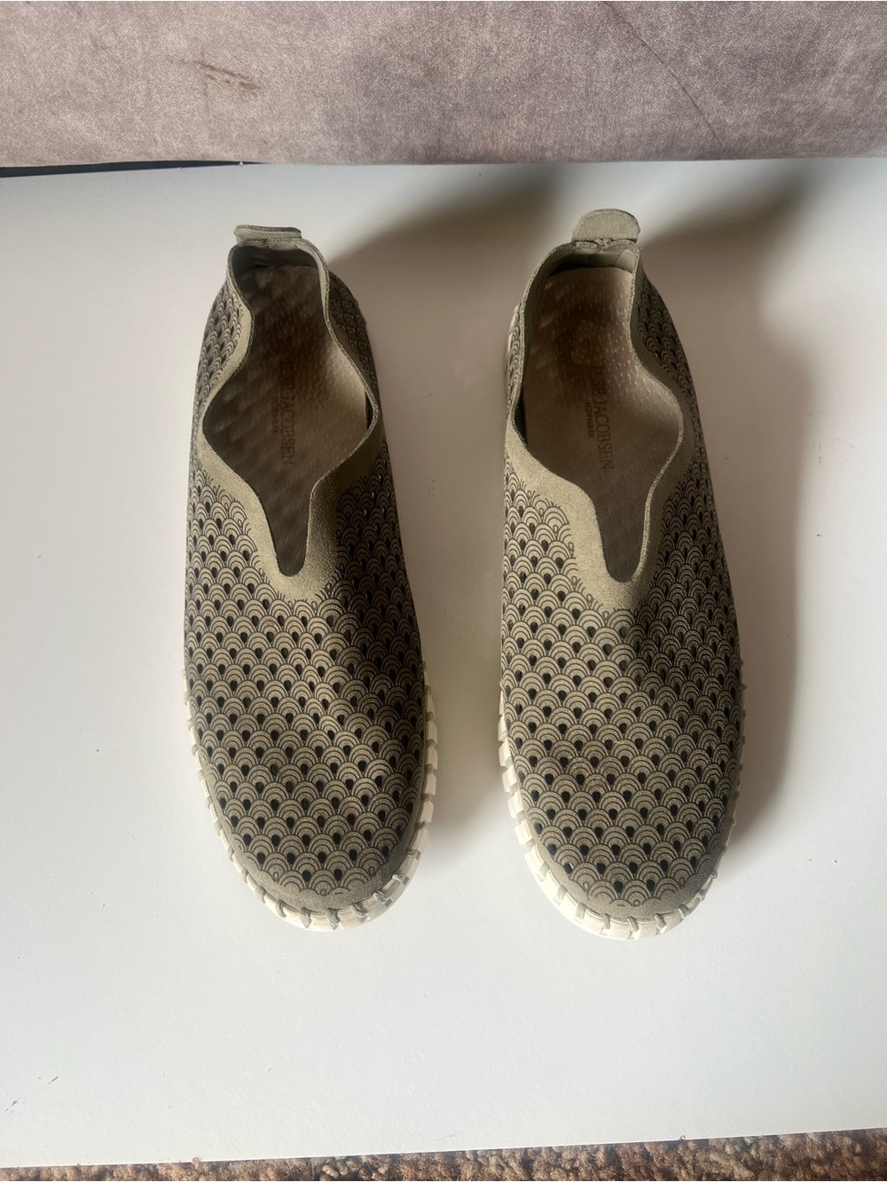 Slip-On Women's Flats in Olive Pattern